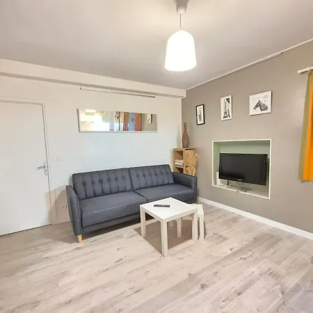 Le Pierre #quartier Historique#calme Daire *